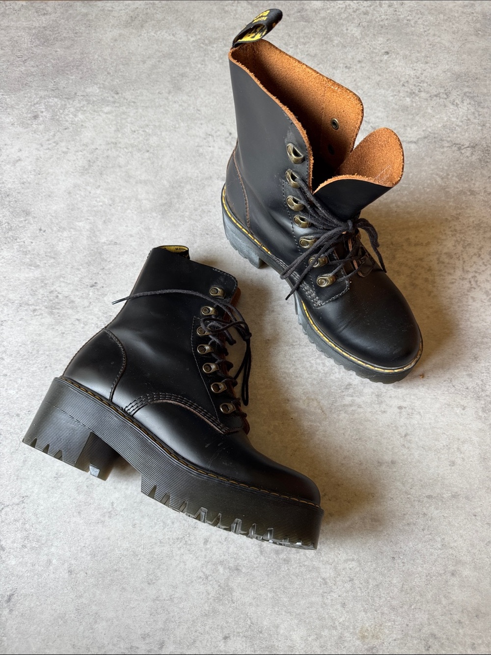 Dr. Martens Jadon platform boots - black leather - brown interior